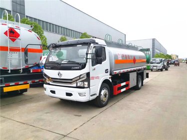 東風(fēng)多利卡國六6噸8噸加油車