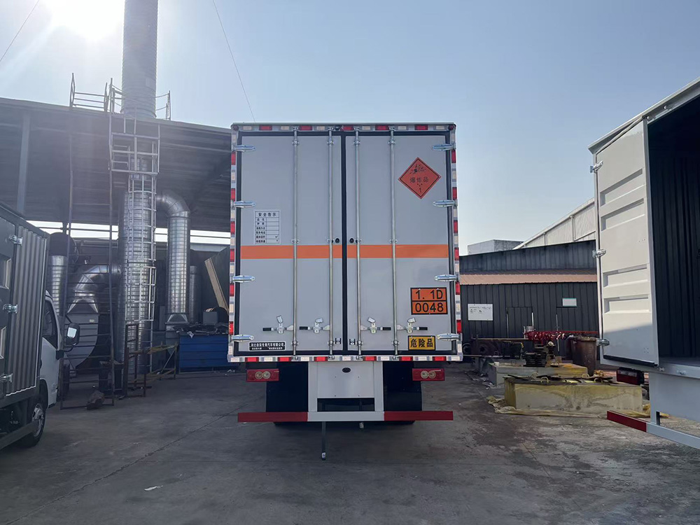 DCZ5120XQYBJ6型爆破器材運(yùn)輸車(chē)